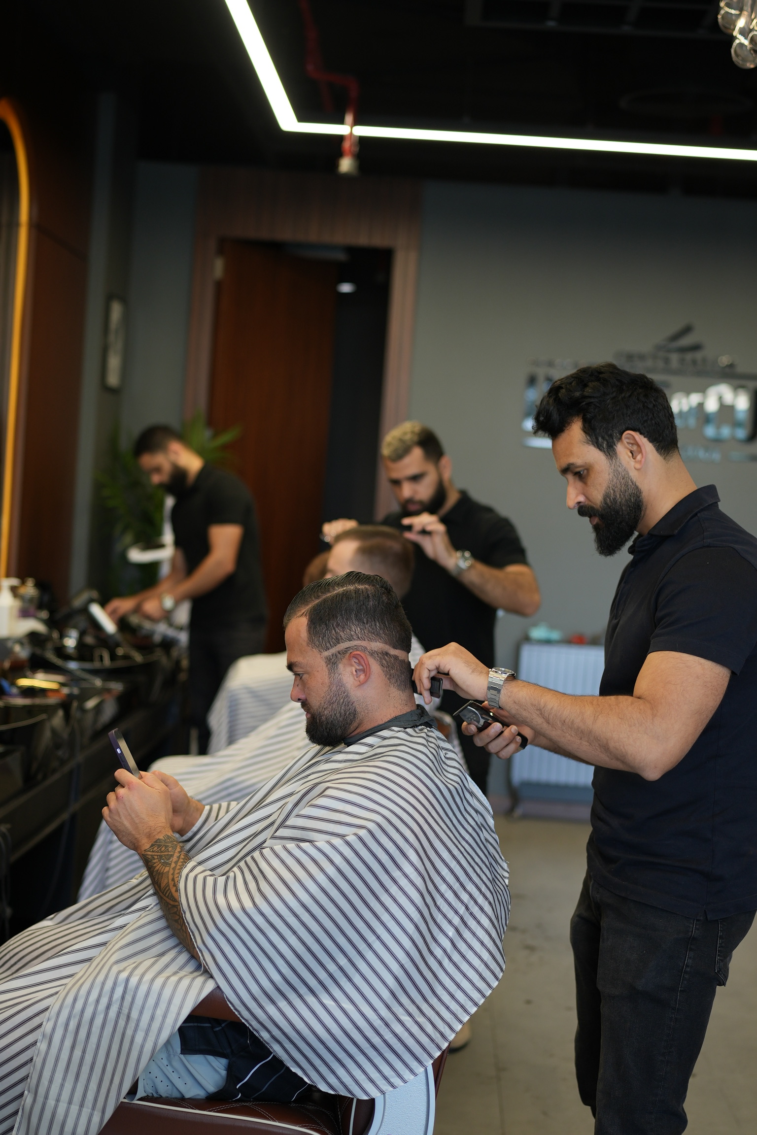 Hair cutting salon in Dubai