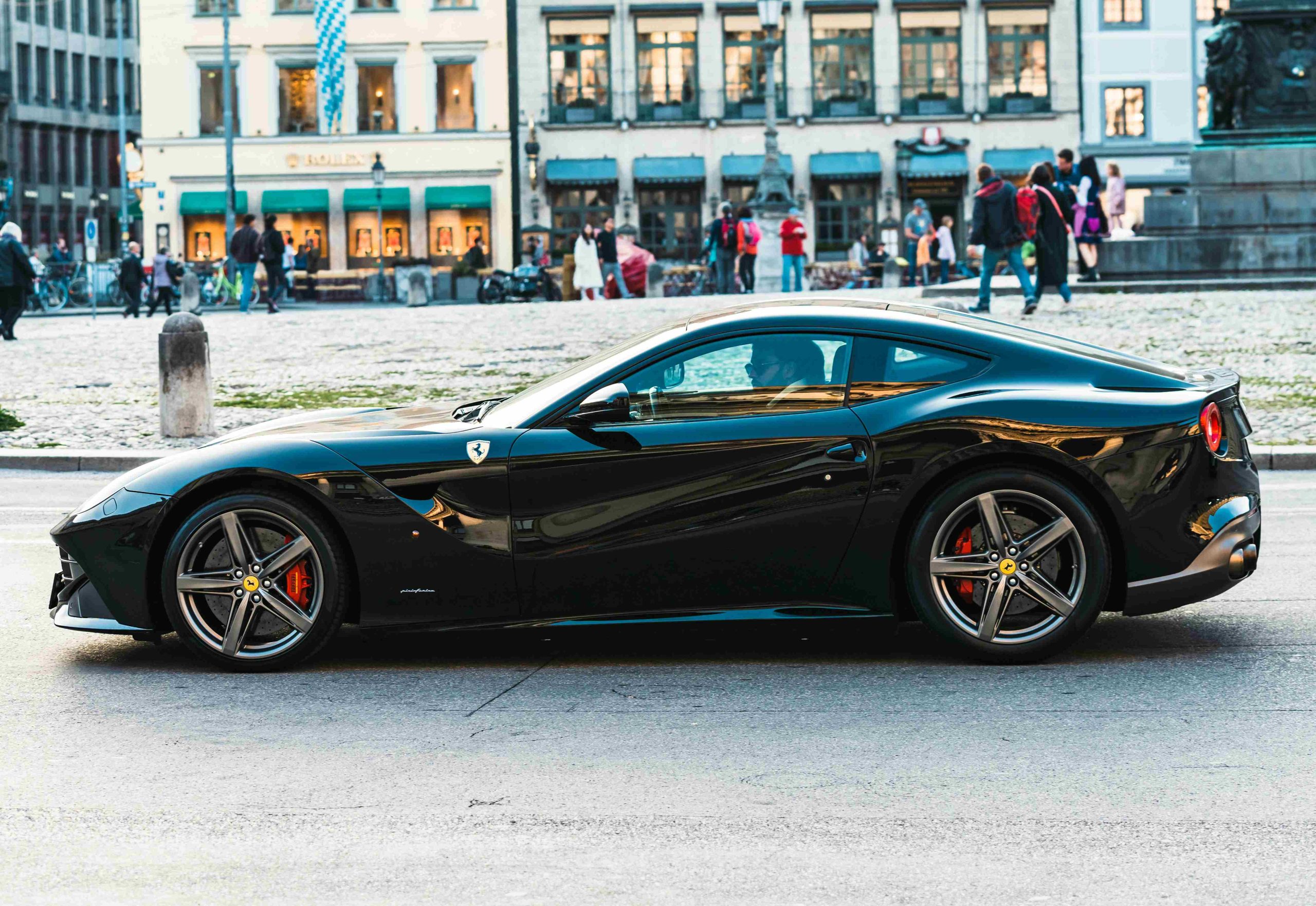 Convertible Cars Dubai: Experience the City in Open-Air Luxury